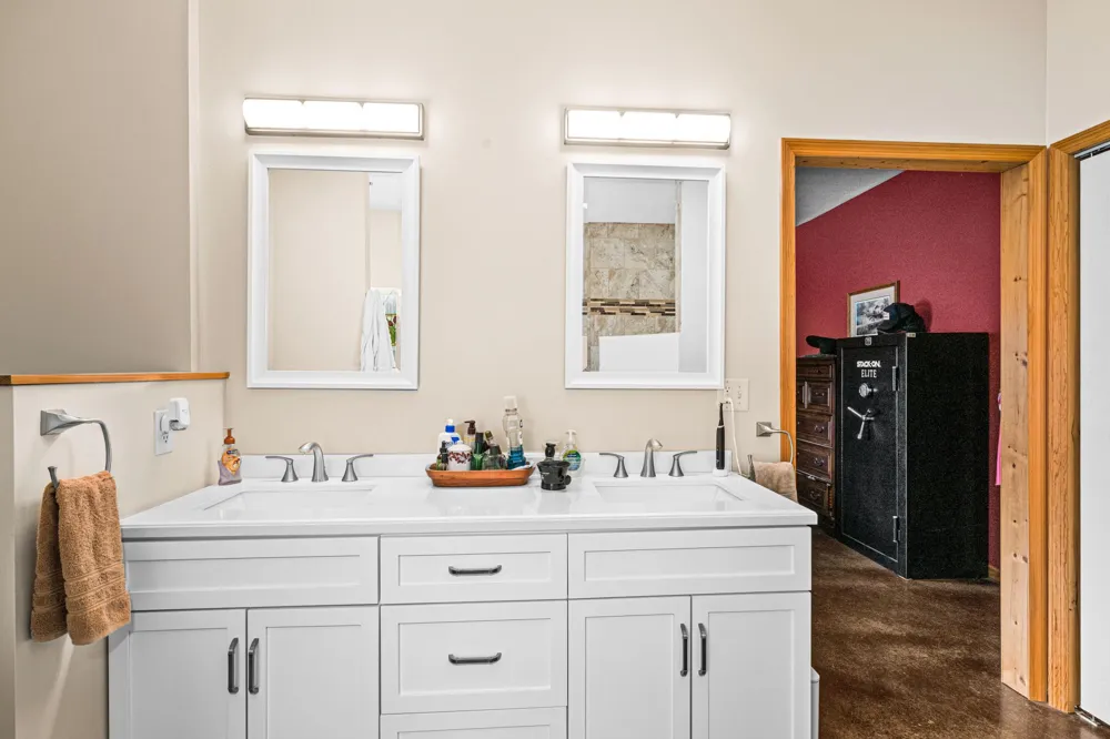 4598 McAlpine Spur Road Two Harbors, MN 55616