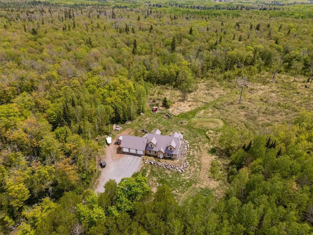4598 McAlpine Spur Road Two Harbors, MN 55616