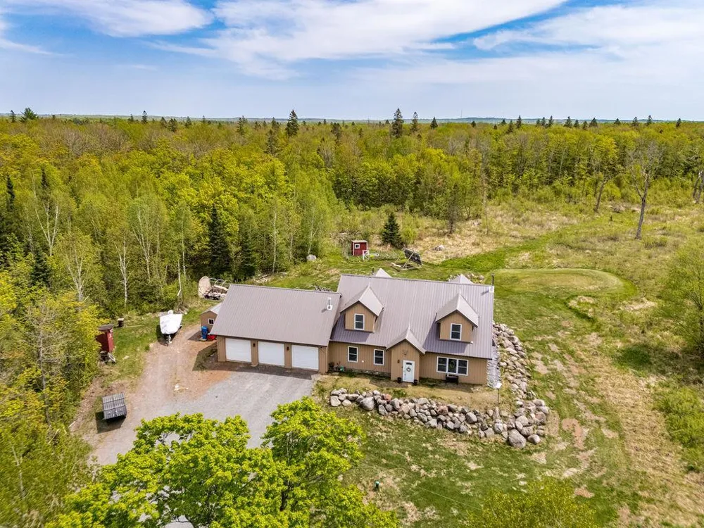 4598 McAlpine Spur Road Two Harbors, MN 55616