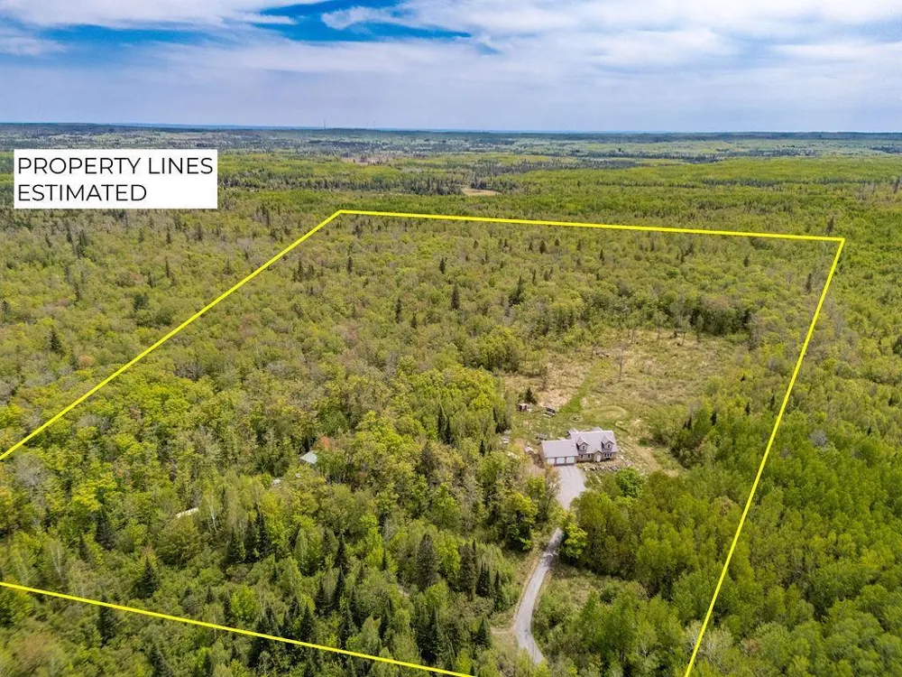 4598 McAlpine Spur Road Two Harbors, MN 55616