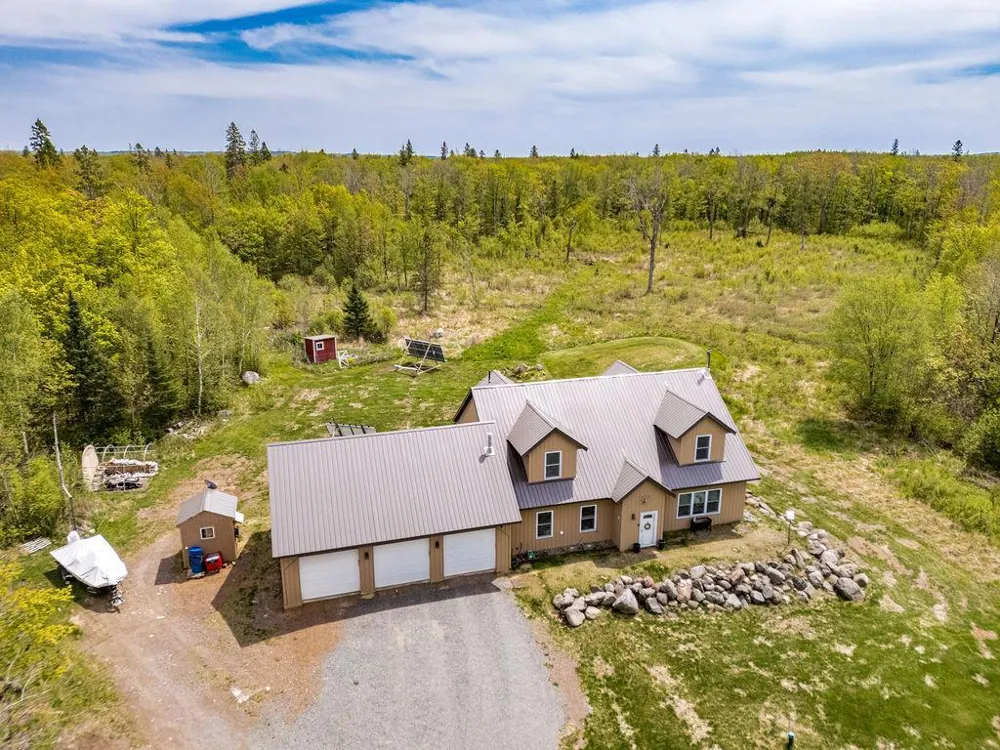 4598 McAlpine Spur Road Two Harbors, MN 55616