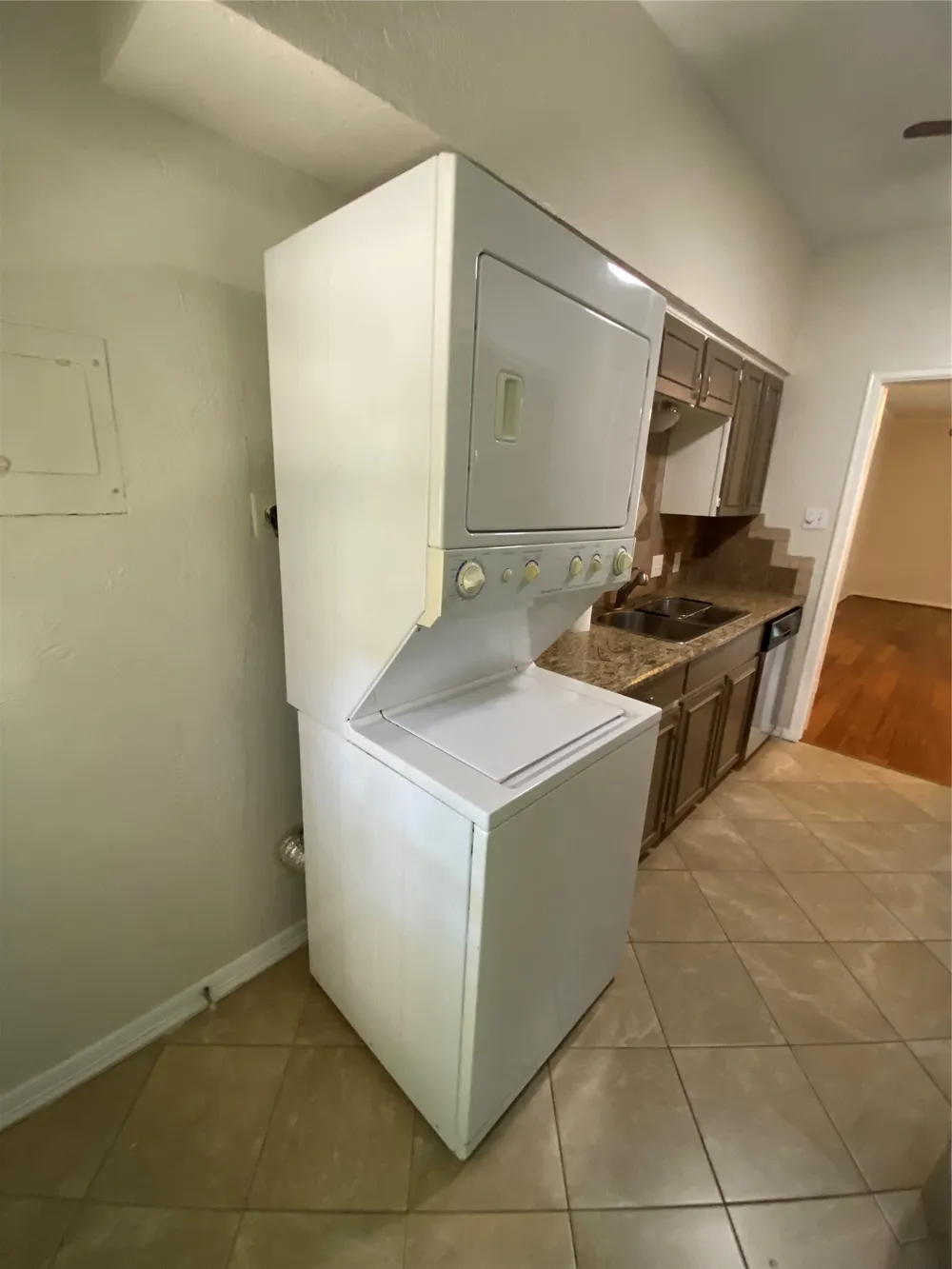 4320 S Bellaire Drive S #114W Fort Worth, TX 76109