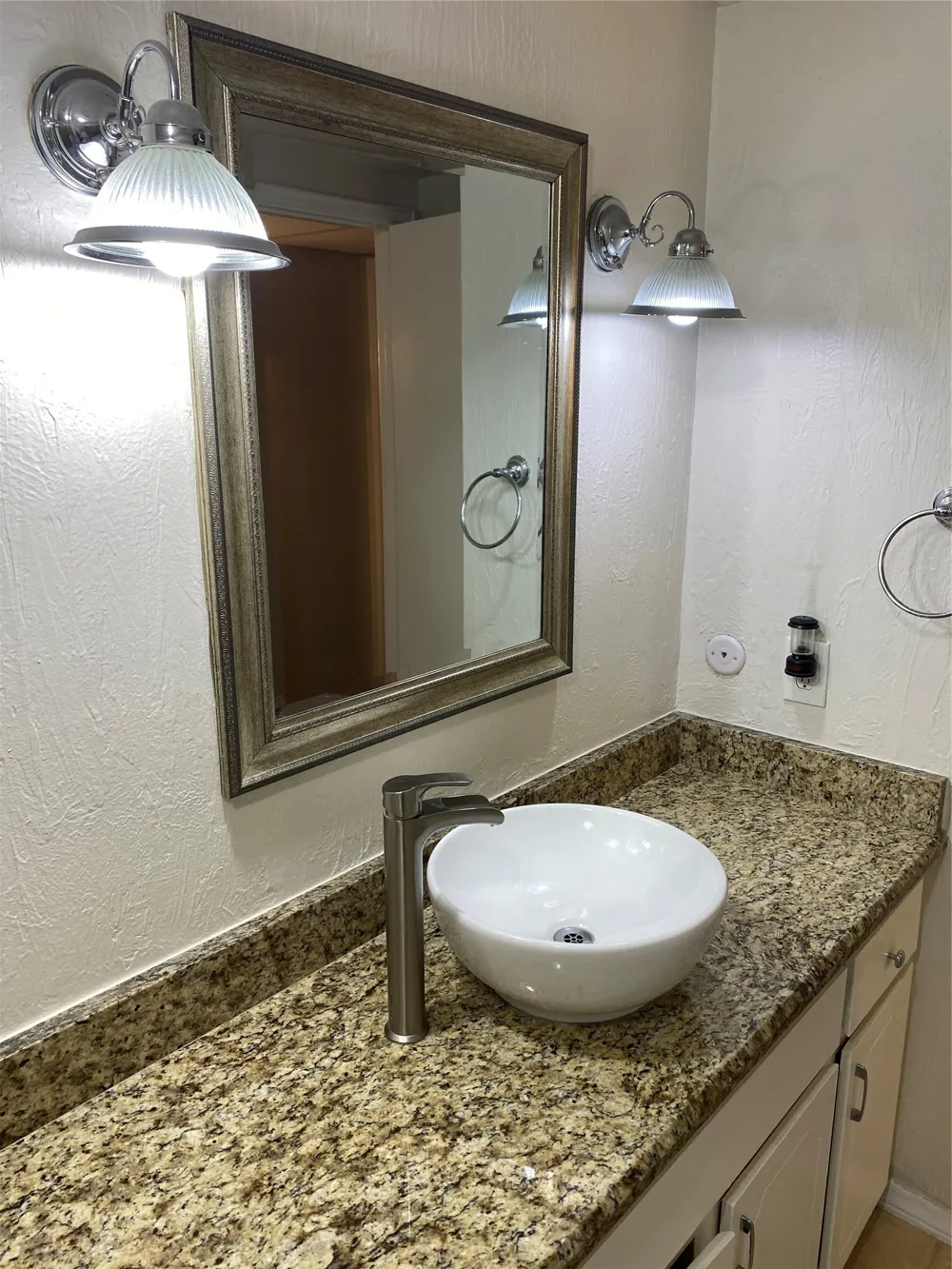 4320 S Bellaire Drive S #114W Fort Worth, TX 76109