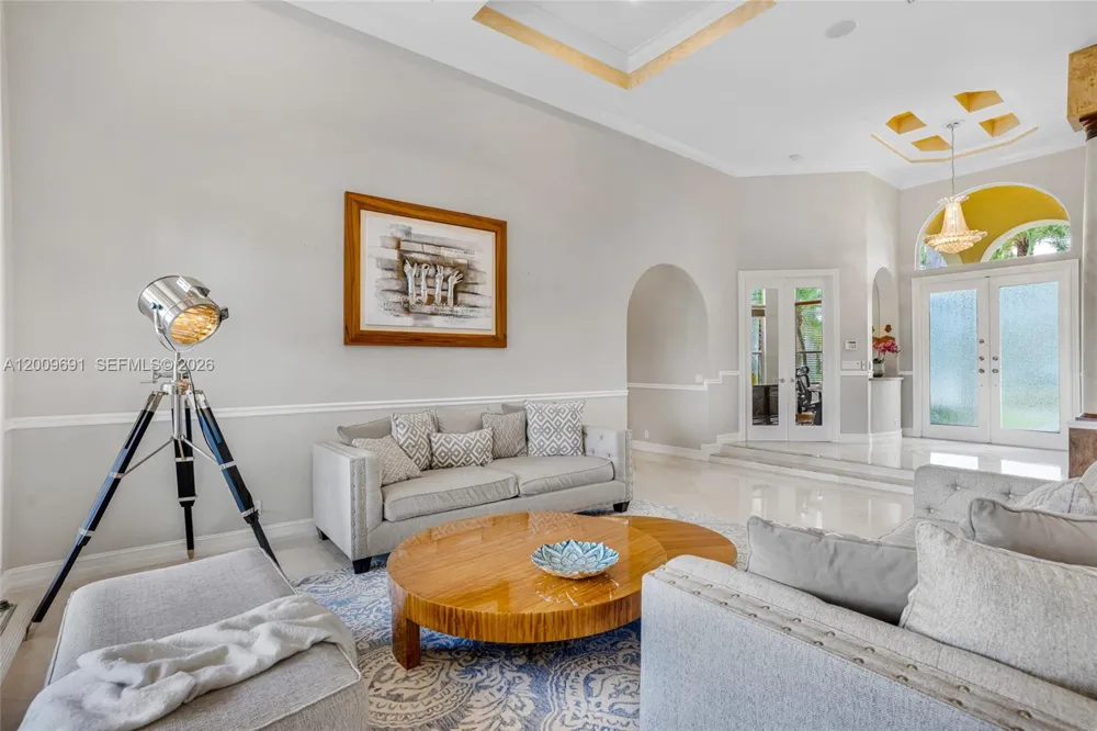 2477 Poinciana Dr Weston, FL 33327
