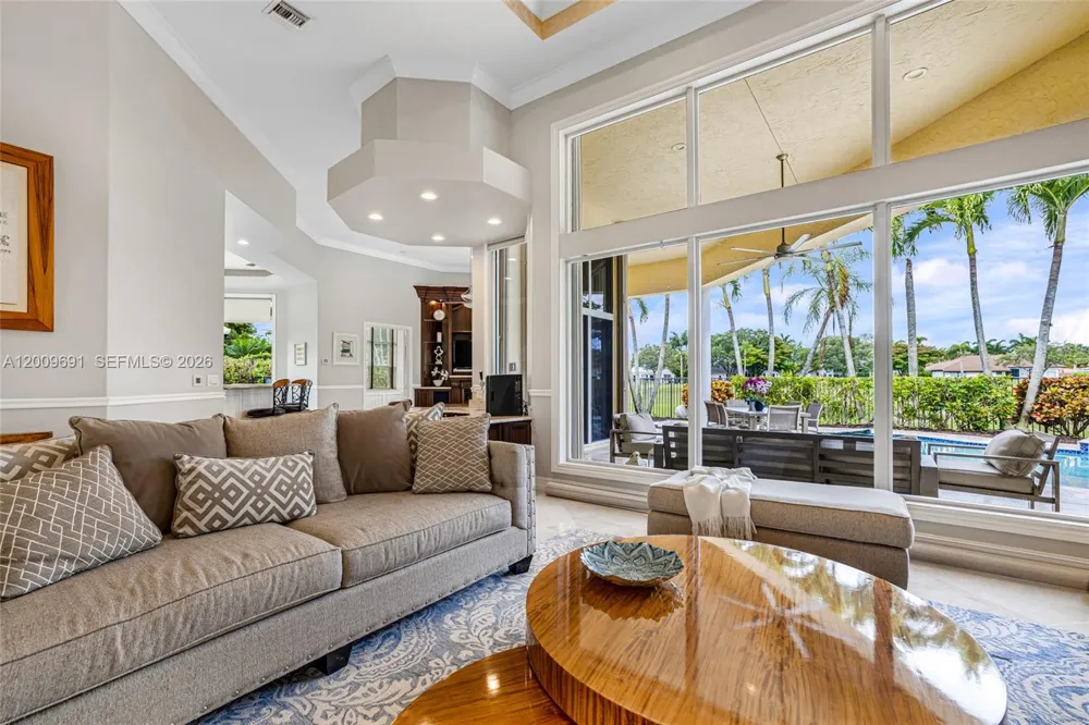 2477 Poinciana Dr Weston, FL 33327