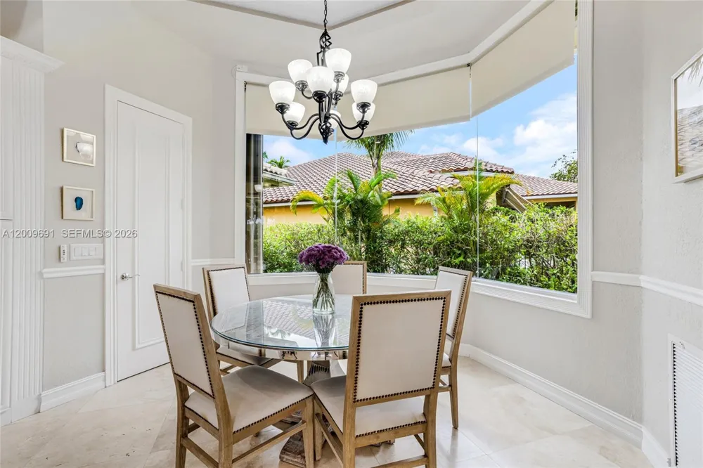 2477 Poinciana Dr Weston, FL 33327