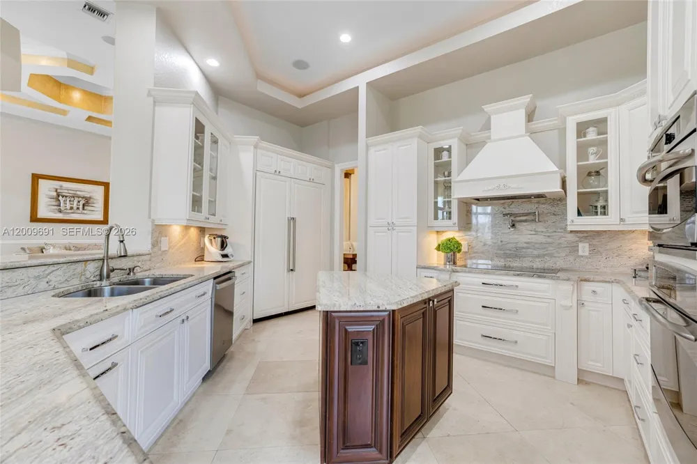 2477 Poinciana Dr Weston, FL 33327