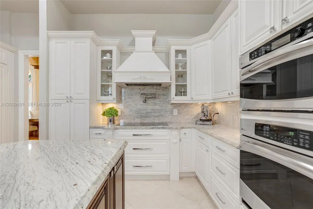 2477 Poinciana Dr Weston, FL 33327