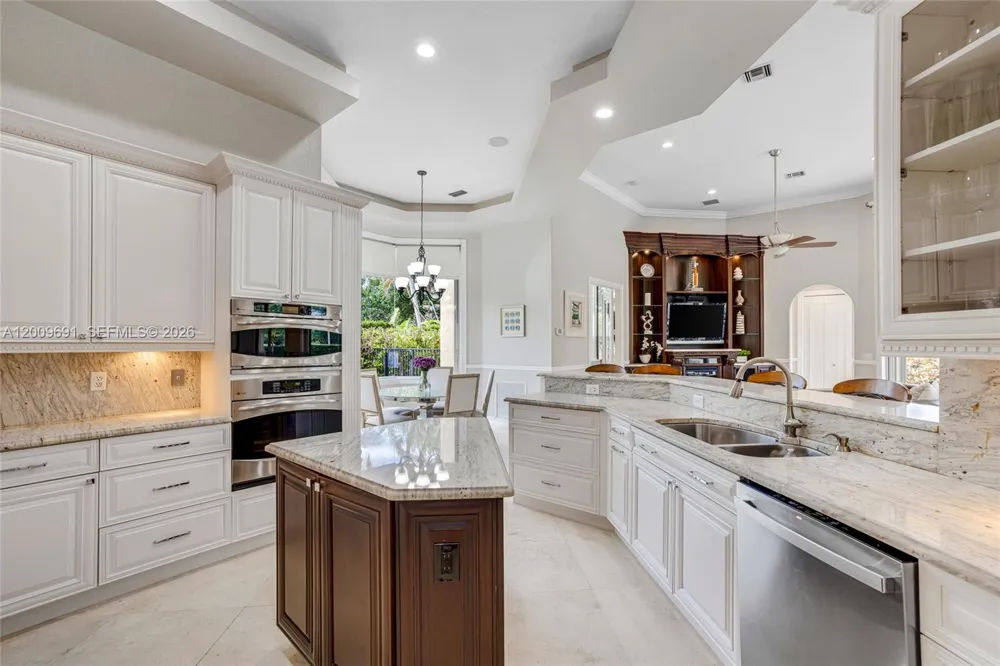 2477 Poinciana Dr Weston, FL 33327