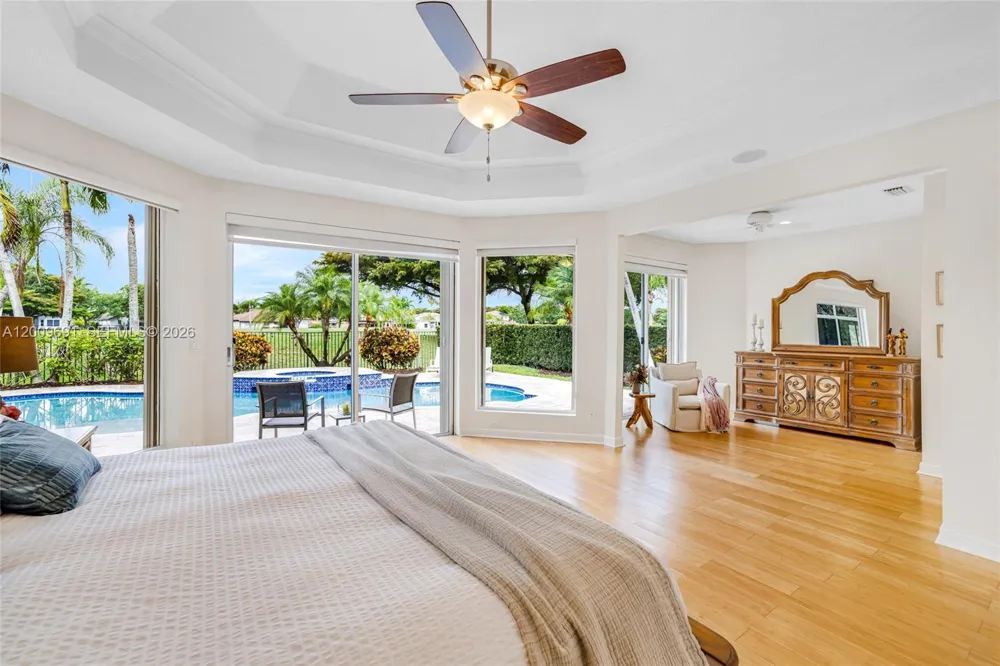 2477 Poinciana Dr Weston, FL 33327