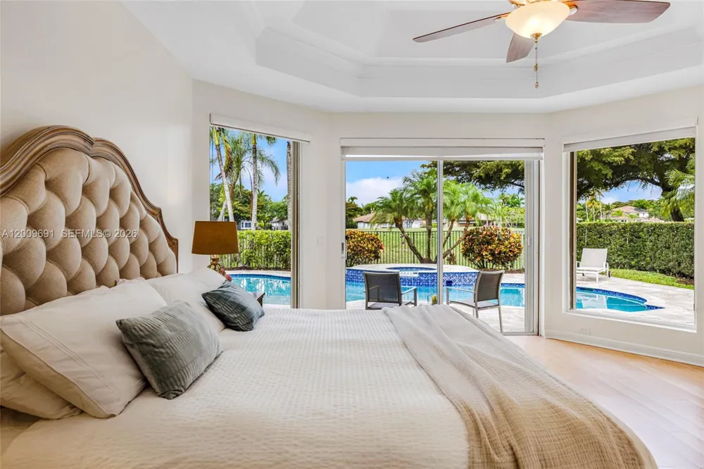 2477 Poinciana Dr Weston, FL 33327