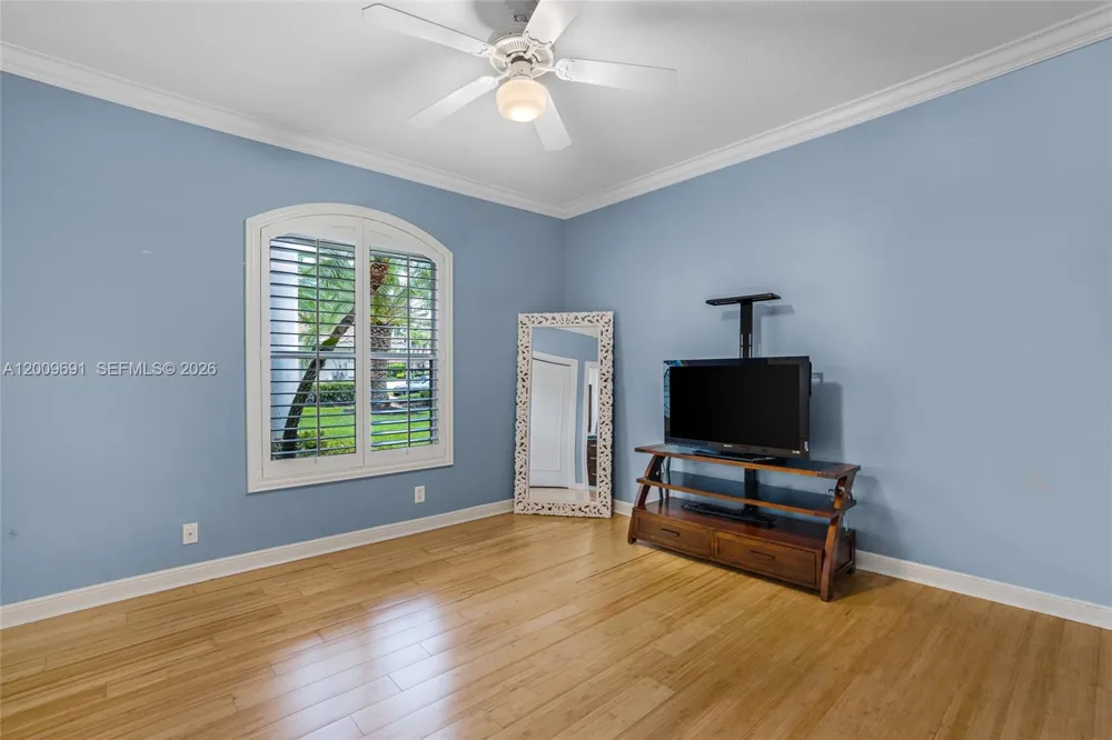 2477 Poinciana Dr Weston, FL 33327