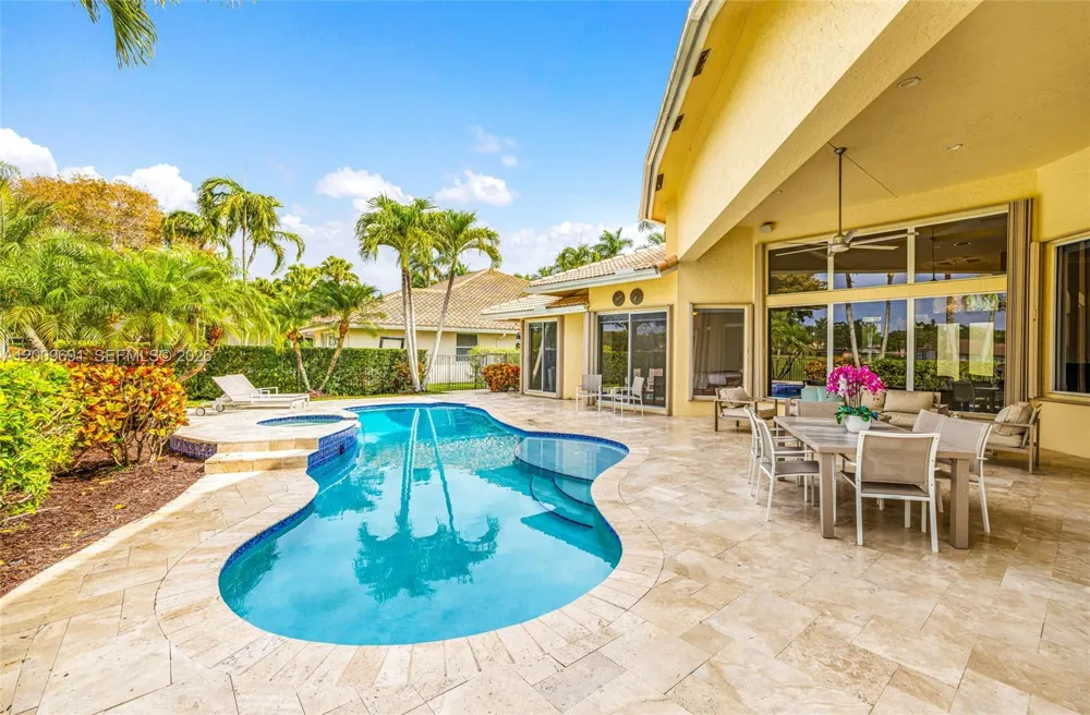 2477 Poinciana Dr Weston, FL 33327