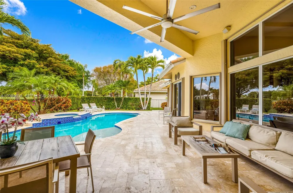 2477 Poinciana Dr Weston, FL 33327