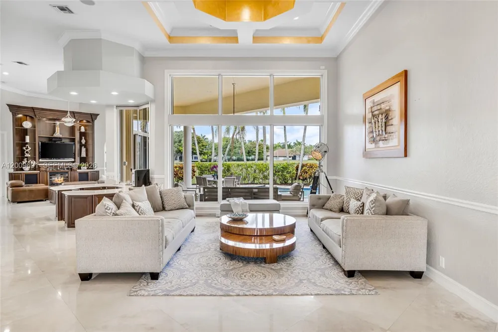 2477 Poinciana Dr Weston, FL 33327