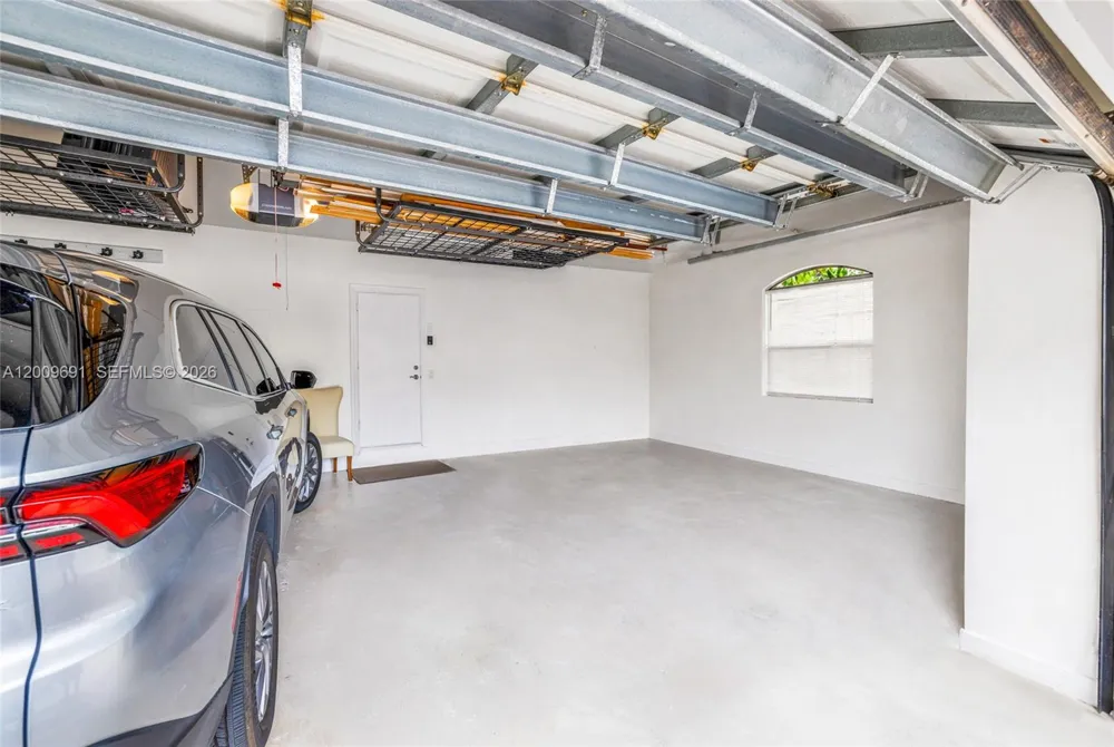 2477 Poinciana Dr Weston, FL 33327