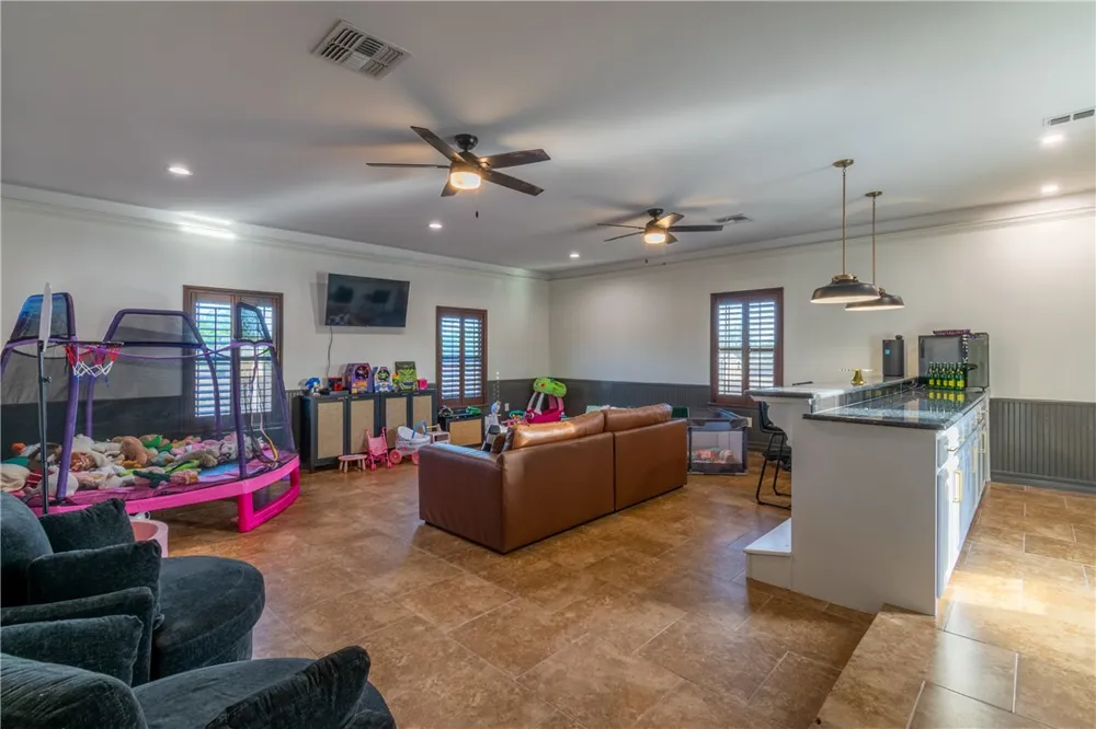 108 County Road 1601 Circle Alice, TX 78332