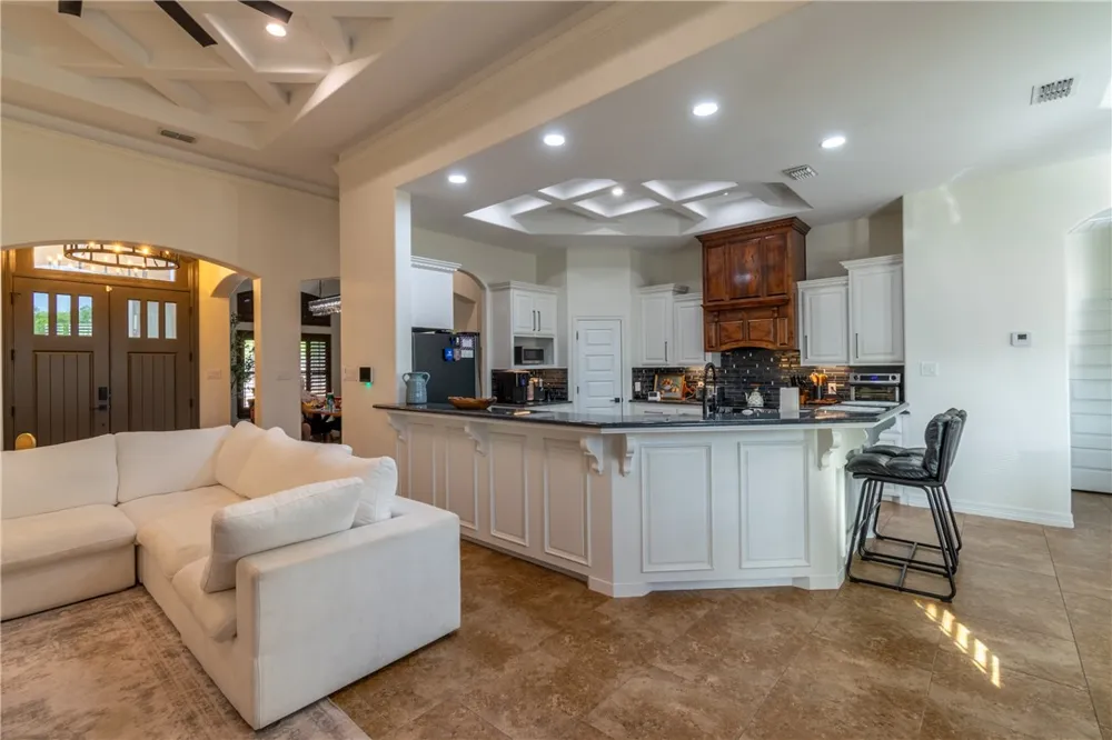 108 County Road 1601 Circle Alice, TX 78332