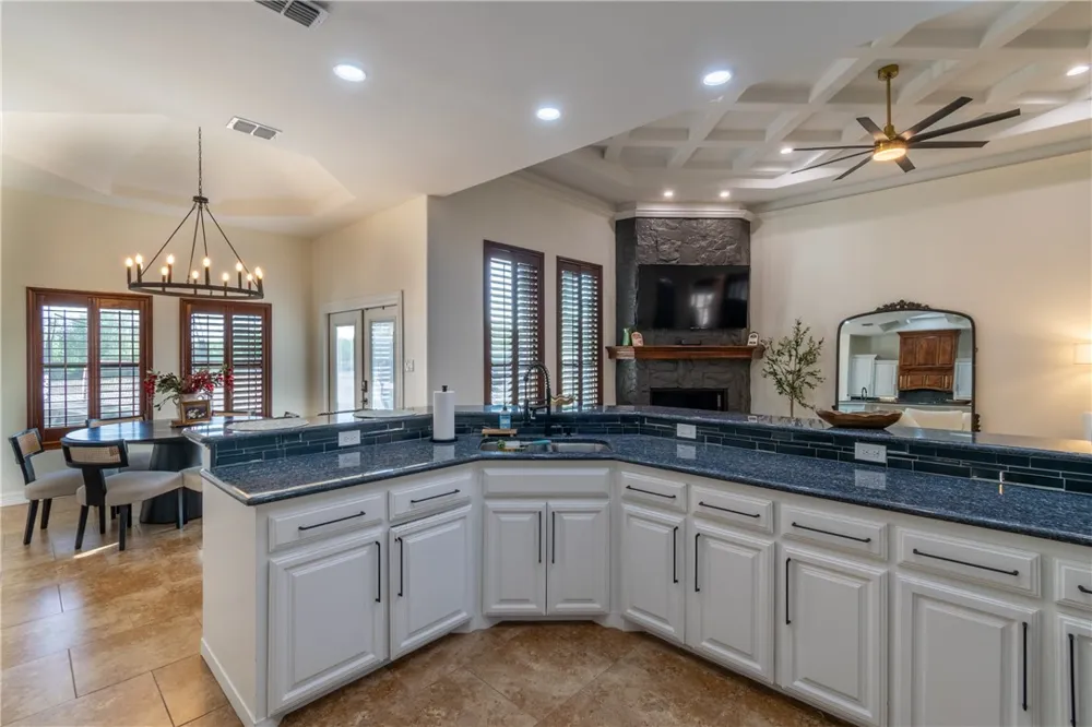 108 County Road 1601 Circle Alice, TX 78332