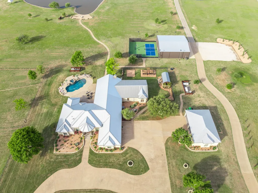 887 Hcr. 3110 Abbott, TX 76621