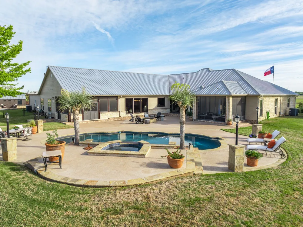 887 Hcr. 3110 Abbott, TX 76621