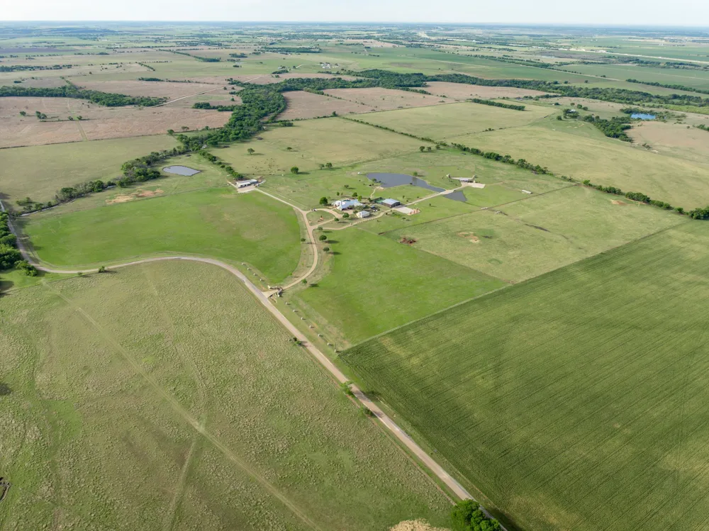 887 Hcr. 3110 Abbott, TX 76621