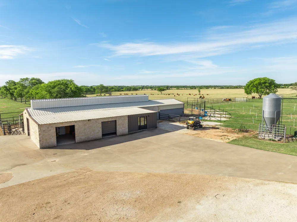 887 Hcr. 3110 Abbott, TX 76621