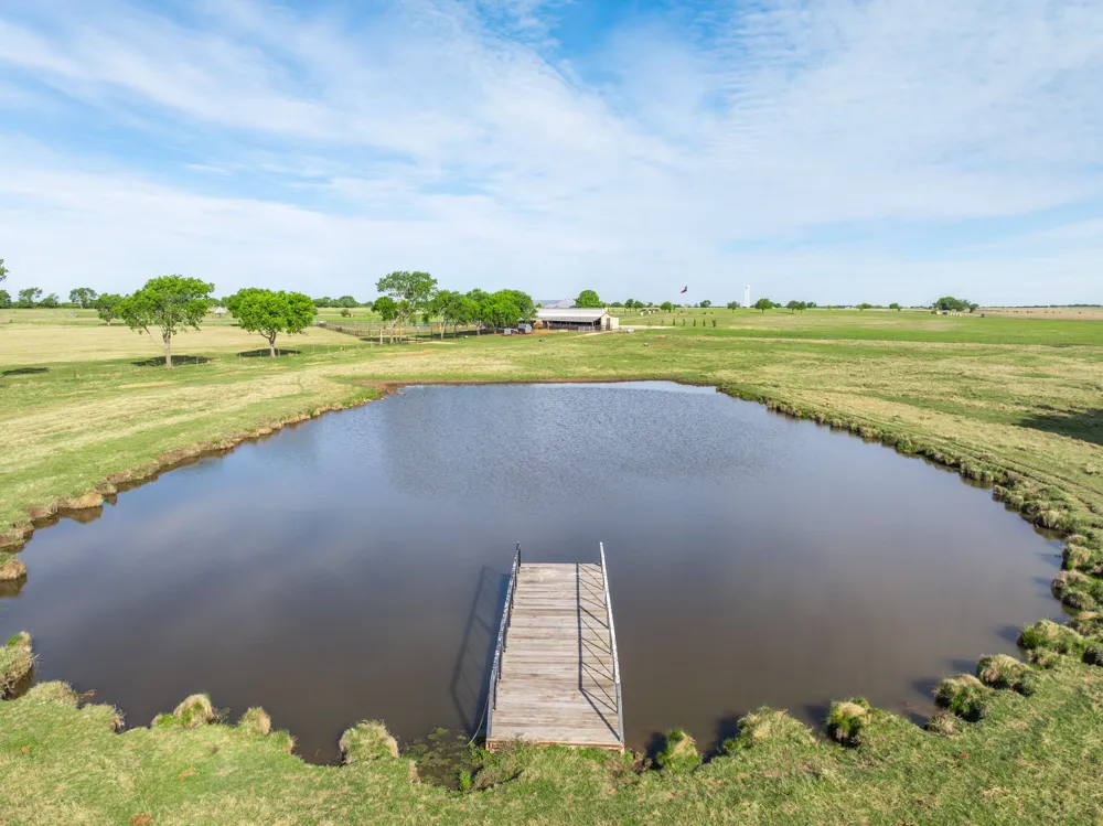 887 Hcr. 3110 Abbott, TX 76621