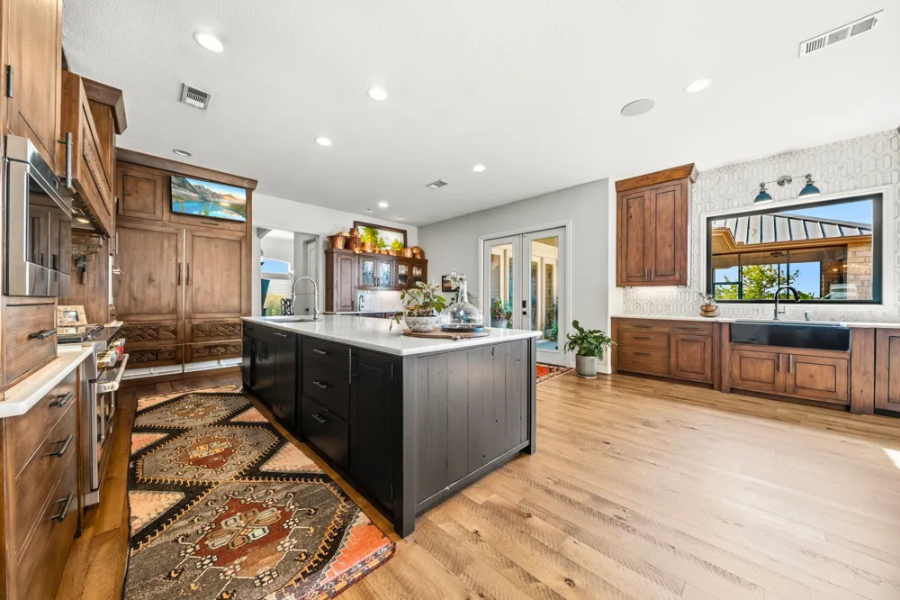 887 Hcr. 3110 Abbott, TX 76621
