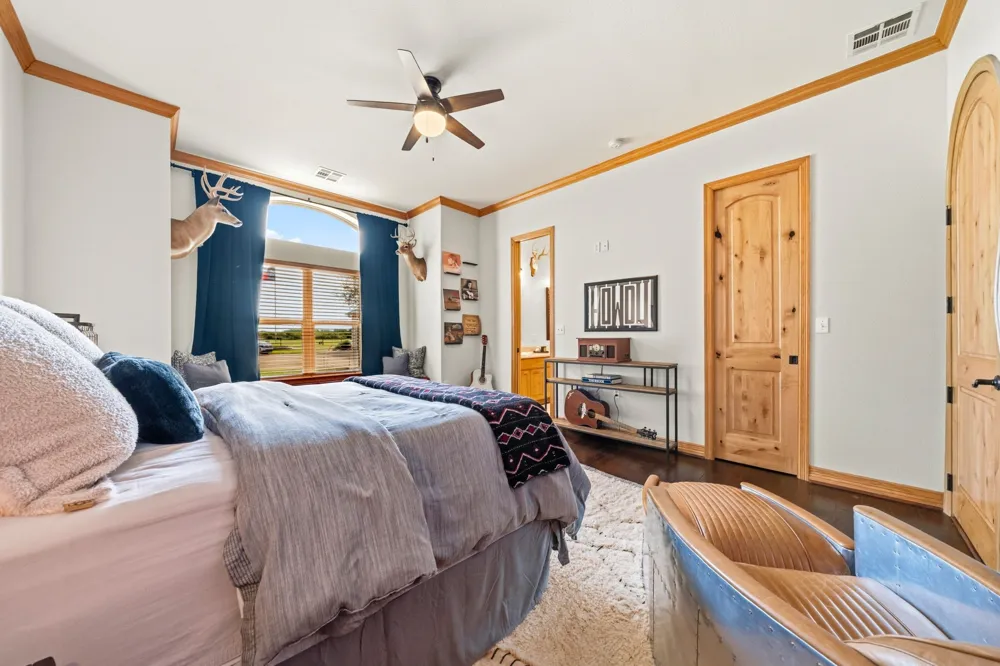 887 Hcr. 3110 Abbott, TX 76621