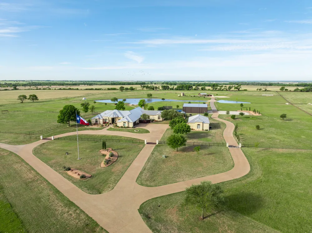 887 Hcr. 3110 Abbott, TX 76621