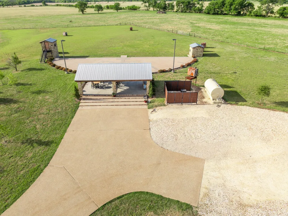 887 Hcr. 3110 Abbott, TX 76621