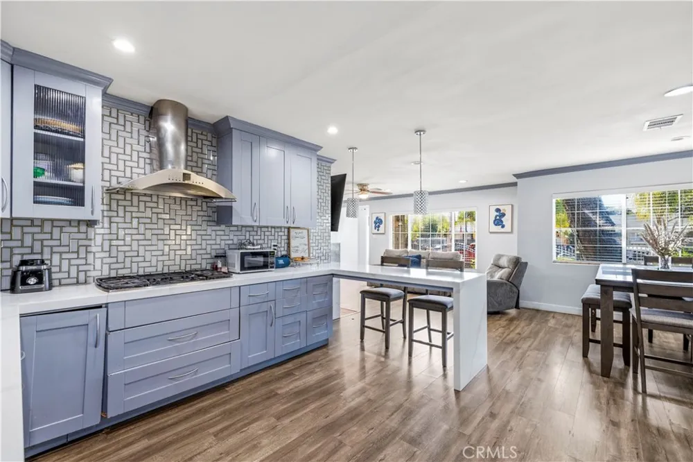 14143 Terra Bella Pacoima, CA 91331