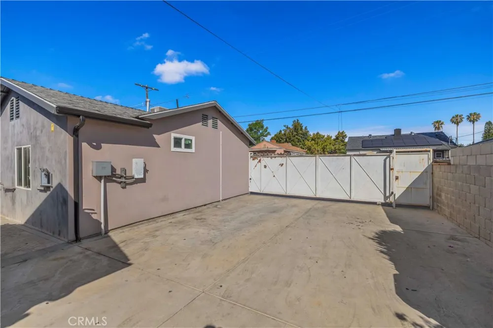 14143 Terra Bella Pacoima, CA 91331