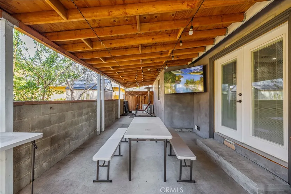 14143 Terra Bella Pacoima, CA 91331