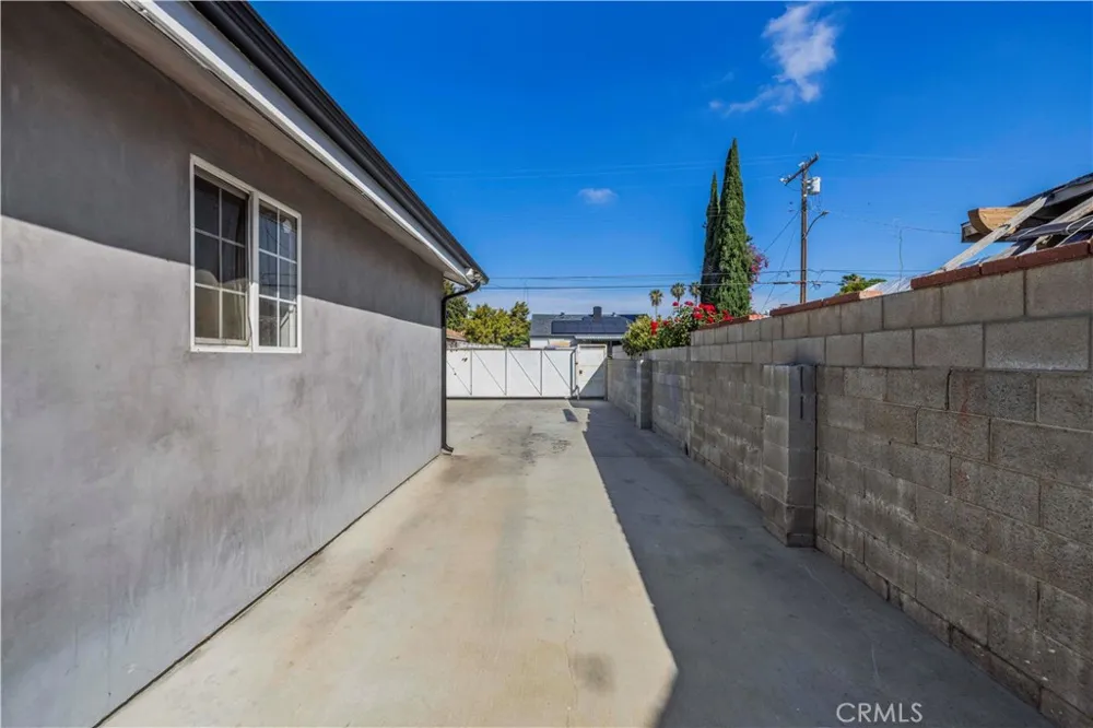 14143 Terra Bella Pacoima, CA 91331