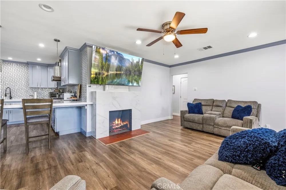 14143 Terra Bella Pacoima, CA 91331