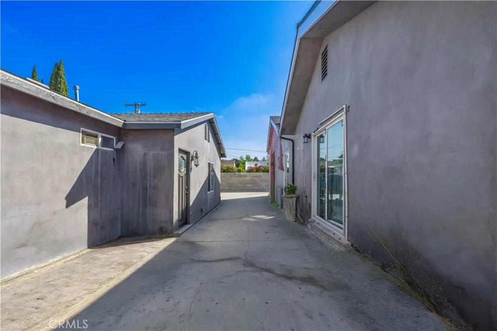 14143 Terra Bella Pacoima, CA 91331