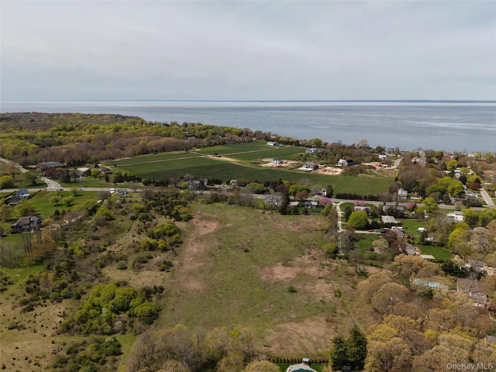 420 Leon Road Southold, NY 11971