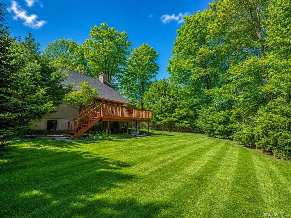 17 Sherwood Road Cortlandt Manor, NY 10567