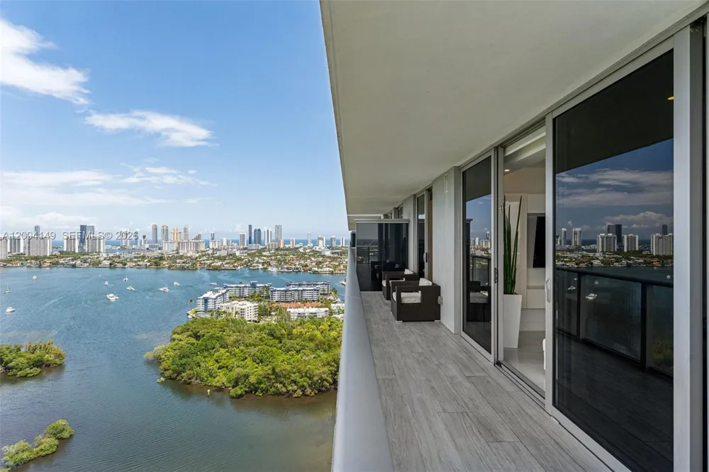 16385 Biscayne Blvd #3001 North Miami Beach, FL 33160