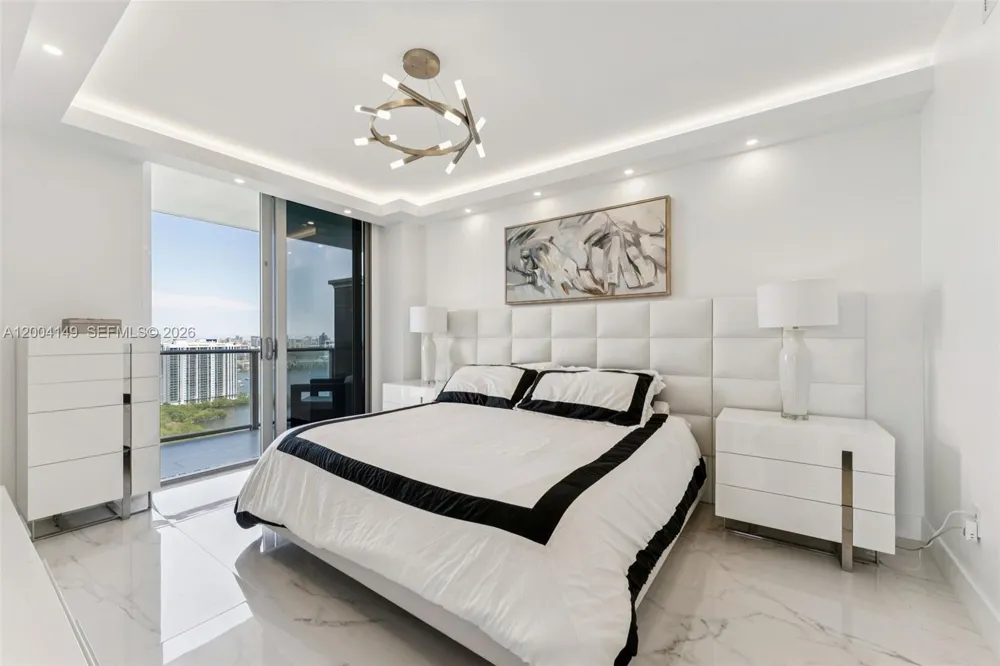16385 Biscayne Blvd #3001 North Miami Beach, FL 33160