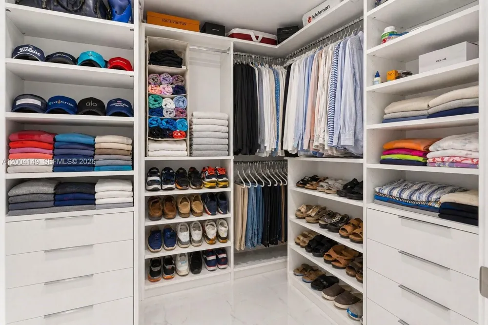 16385 Biscayne Blvd #3001 North Miami Beach, FL 33160