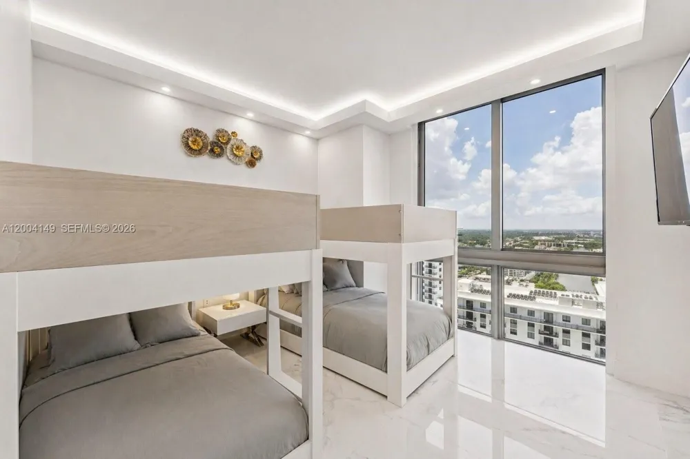16385 Biscayne Blvd #3001 North Miami Beach, FL 33160