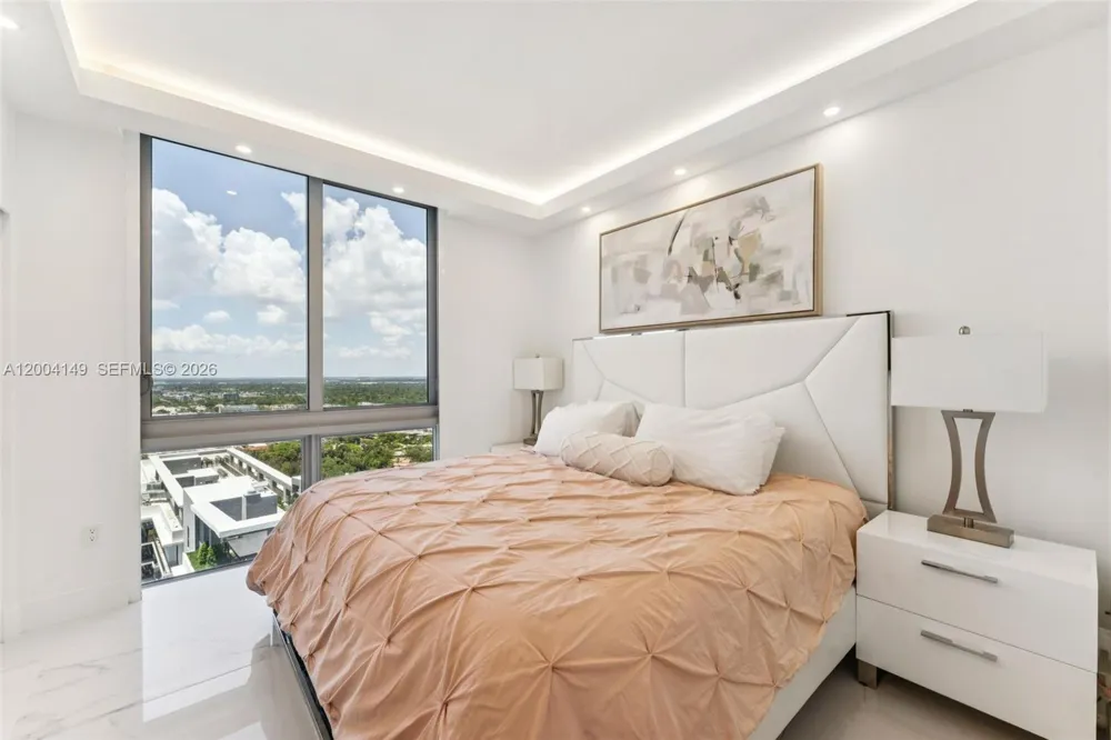 16385 Biscayne Blvd #3001 North Miami Beach, FL 33160