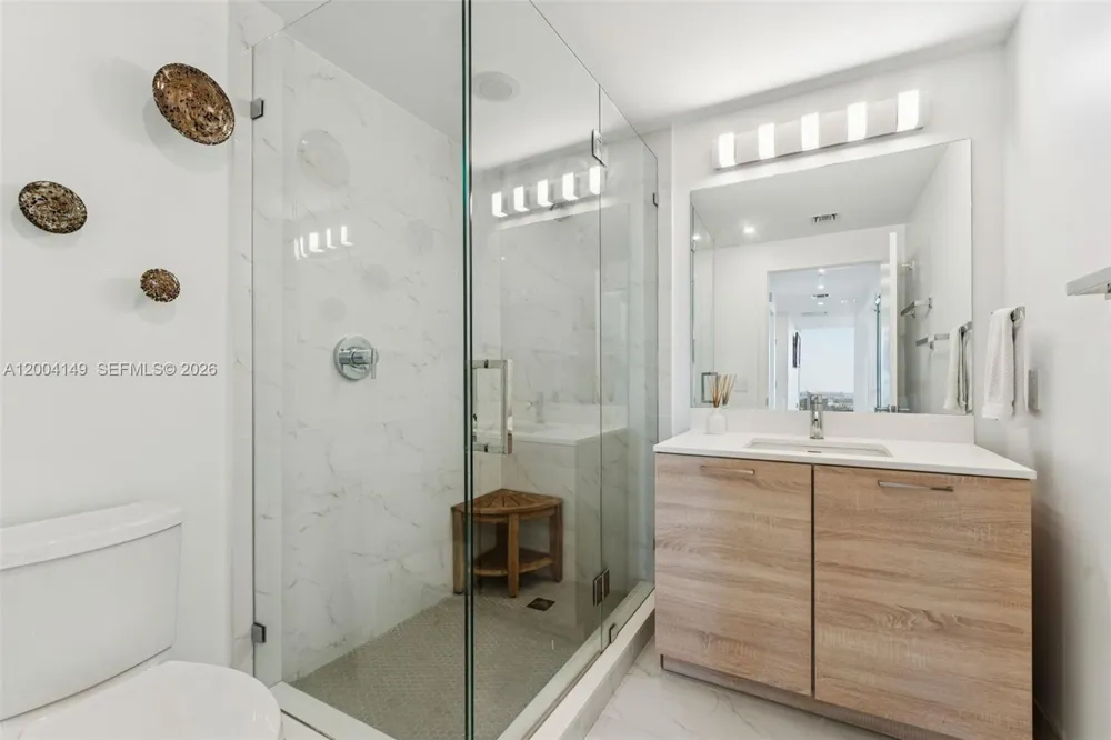 16385 Biscayne Blvd #3001 North Miami Beach, FL 33160