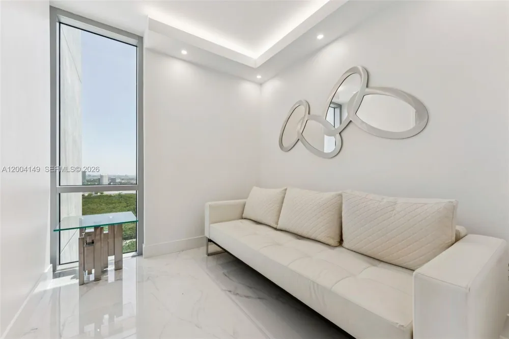 16385 Biscayne Blvd #3001 North Miami Beach, FL 33160