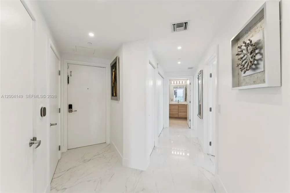 16385 Biscayne Blvd #3001 North Miami Beach, FL 33160