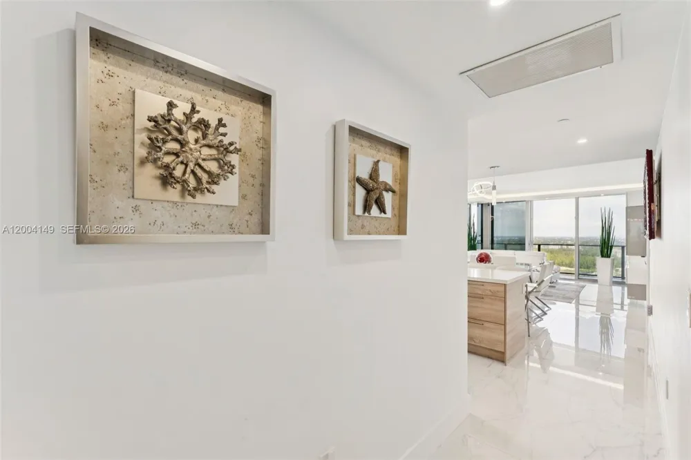 16385 Biscayne Blvd #3001 North Miami Beach, FL 33160