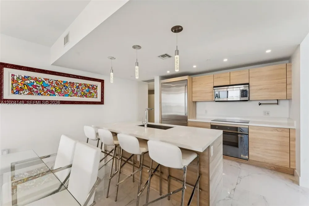 16385 Biscayne Blvd #3001 North Miami Beach, FL 33160